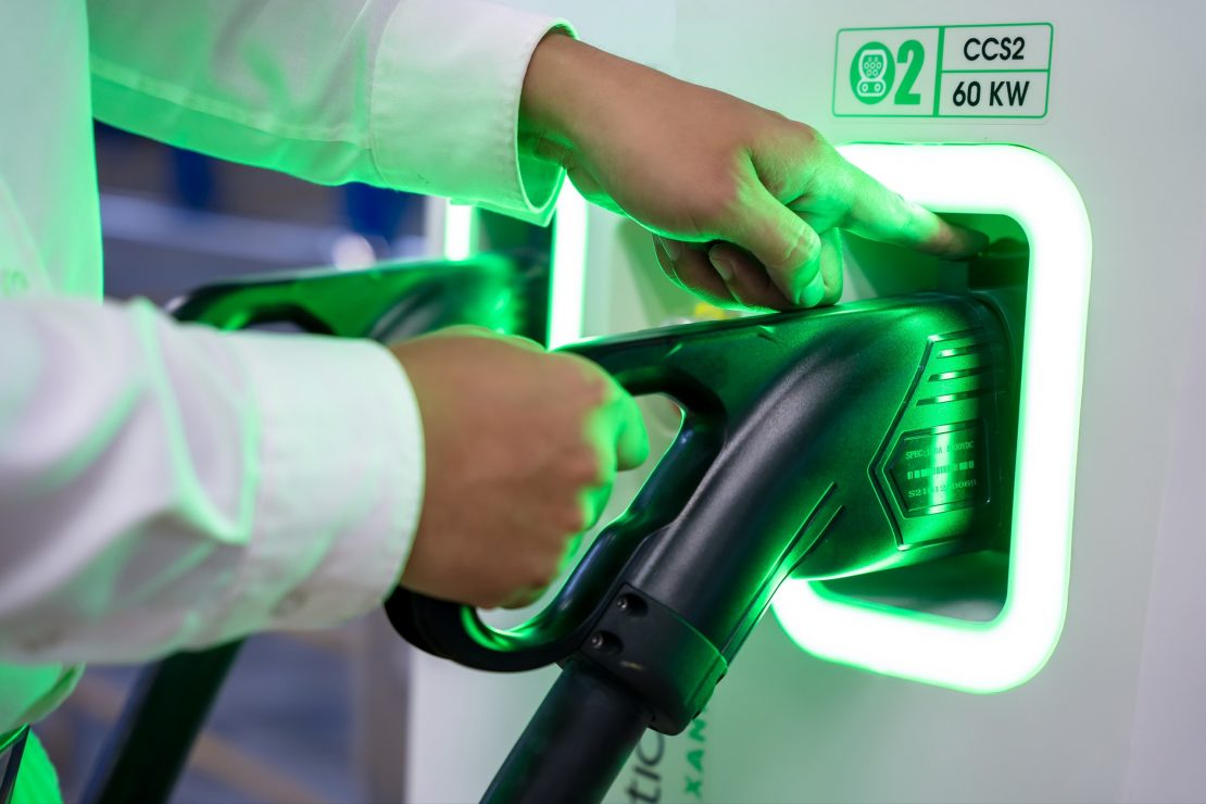 Hướng dẫn kiểm tra điều kiện an toàn tại trạm sạc xe VinFast